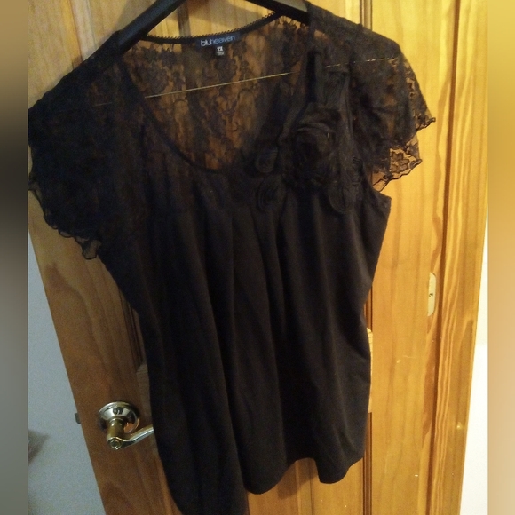 Blu heaven Tops - Black lace flower tee shirt